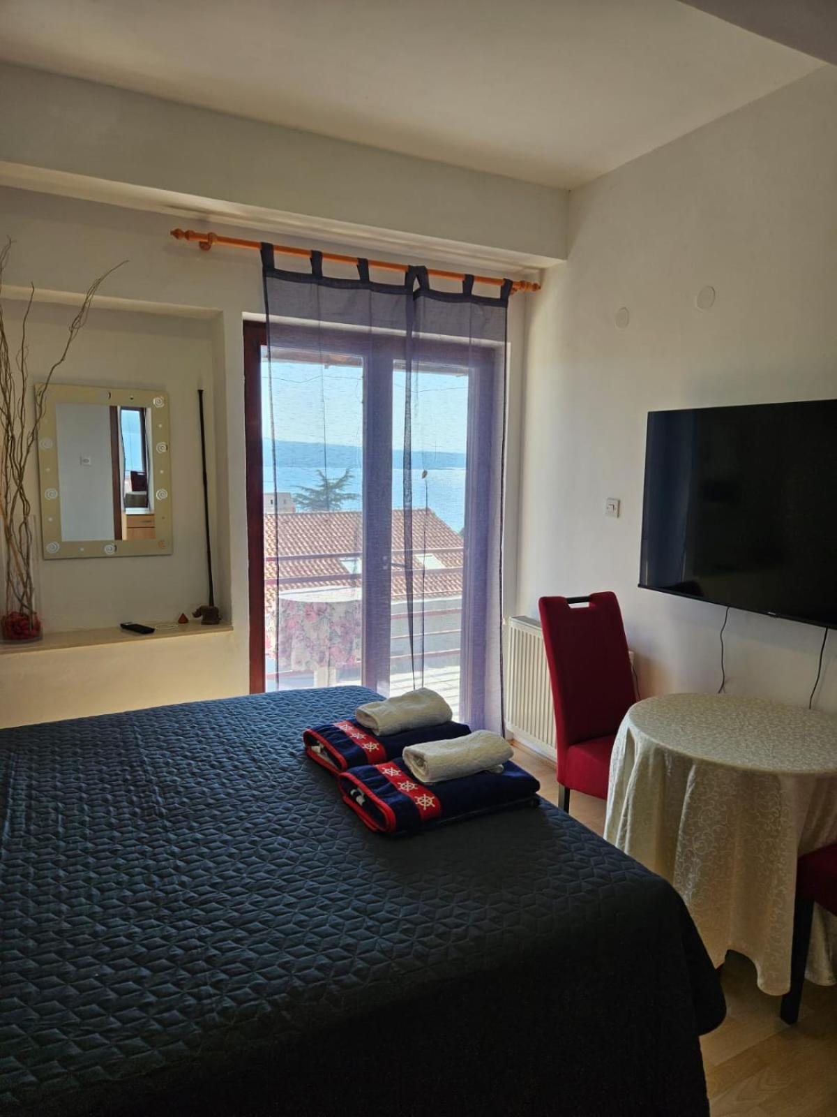 Apartments With Swimming Pool 9X4M Selce Ngoại thất bức ảnh